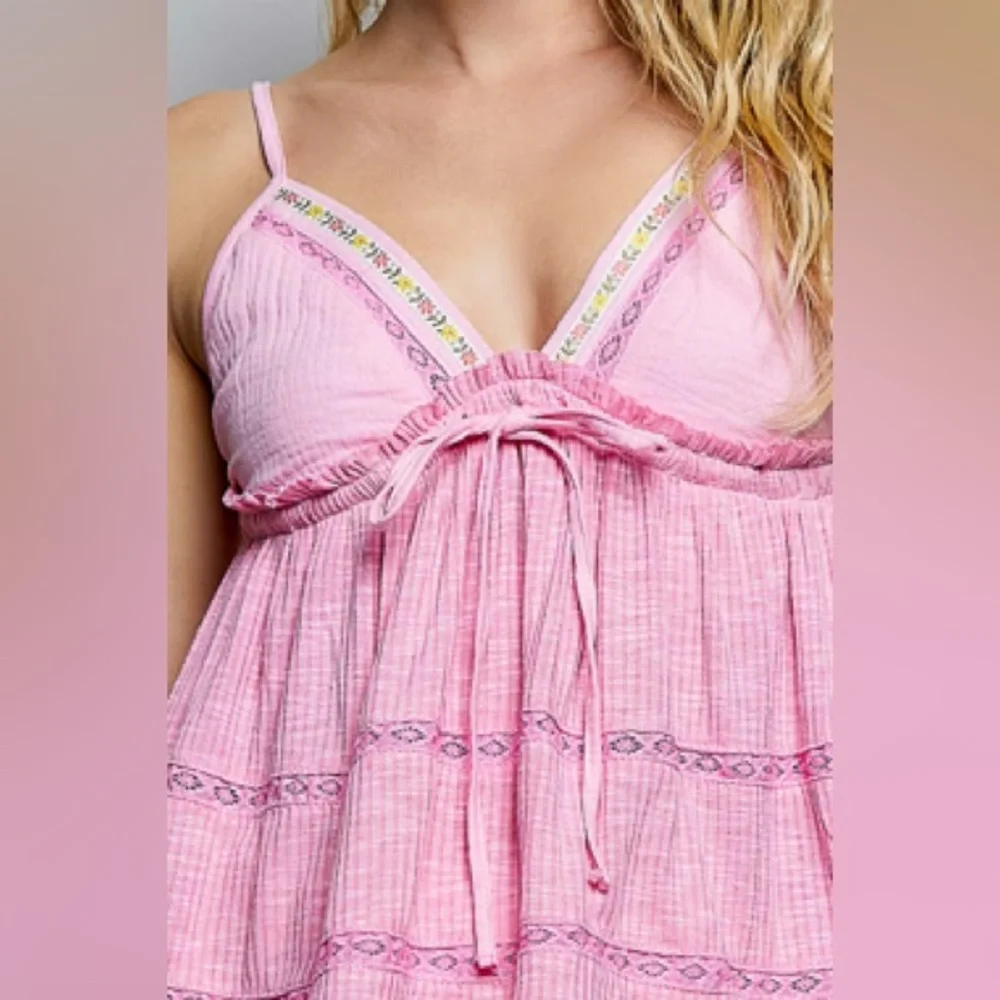 POL V-Neck Embroidered Trim Ruffled Cami🆕 - Picture 7 of 7